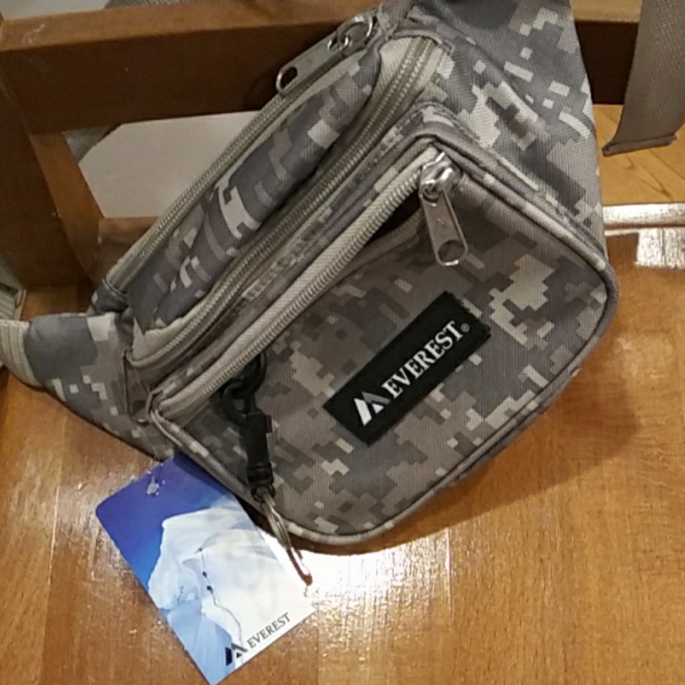❤NEW❤Everest camo waist pack